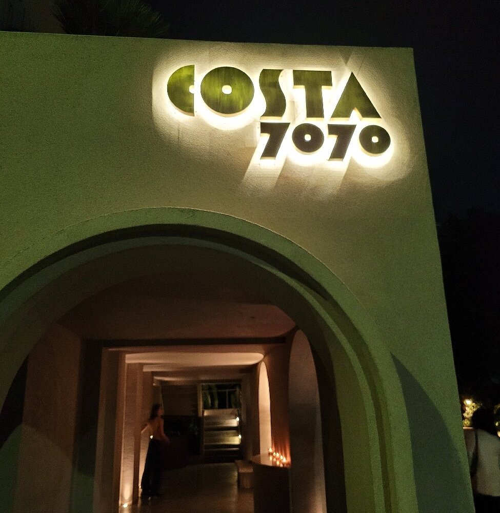 COSTA 7070